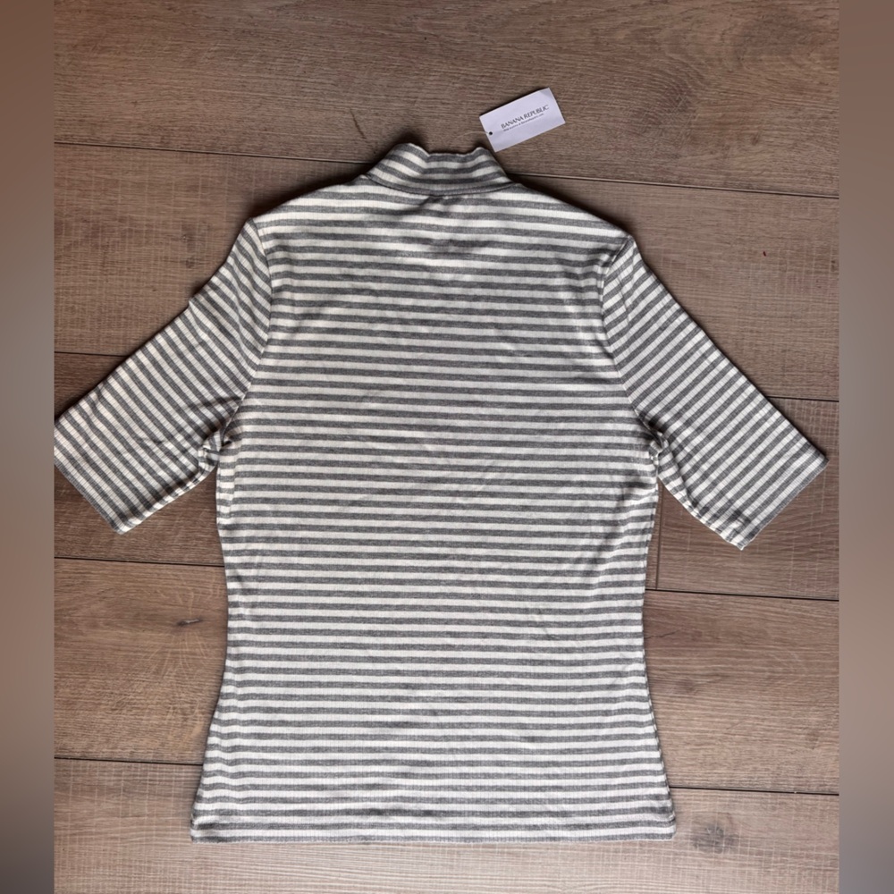 NWT Banana Republic Striped Half Sleeve Ribbed Top S Minimalist Everyday - Picture 2 of 7